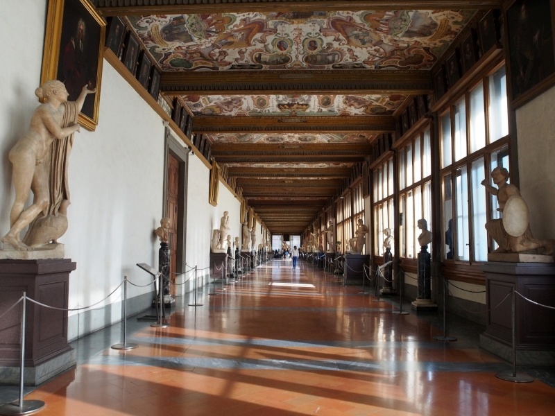 Uffizi Gallery hallway 1