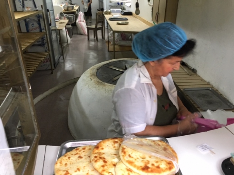 &Icirc;n c&acirc;te feluri am m&acirc;ncat &icirc;n Tbilisi, Georgia